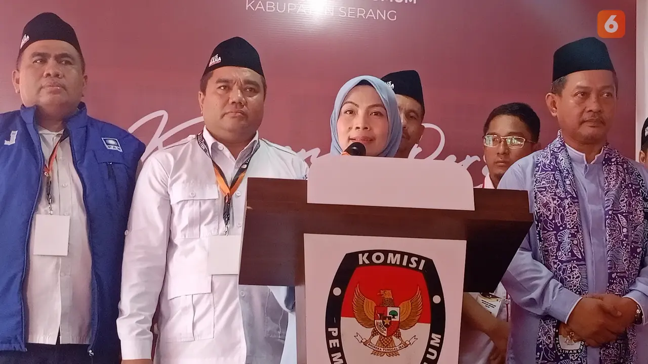 Ratu Zakiyah dan Najib Hamas Daftar ke KPU Kabupaten Serang, Sebagai Bacalon Bupati Serang 2024. (Kamis, 29/08/2024). (Yandhi Deslatama/Liputan6.com).