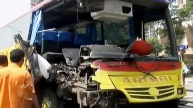 Ingin Rayakan May Day Di Hi Bus Buruh Kecelakaan Beruntun News Liputan6 Com