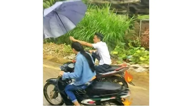4 Kelakuan Budak Cinta di Jalanan Ini Bikin Tepuk Jidat