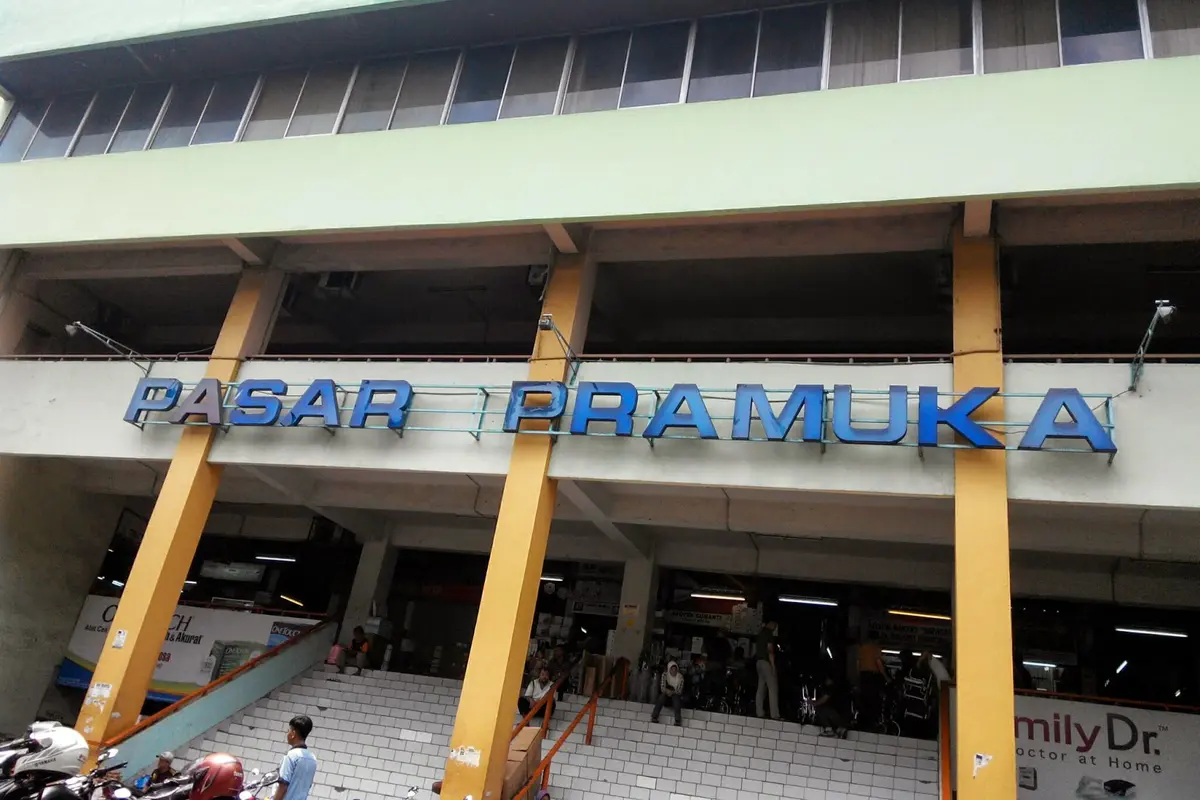 Dua Mantan Jenderal Ini Cari Hewan Piaraan di Pasar Pramuka