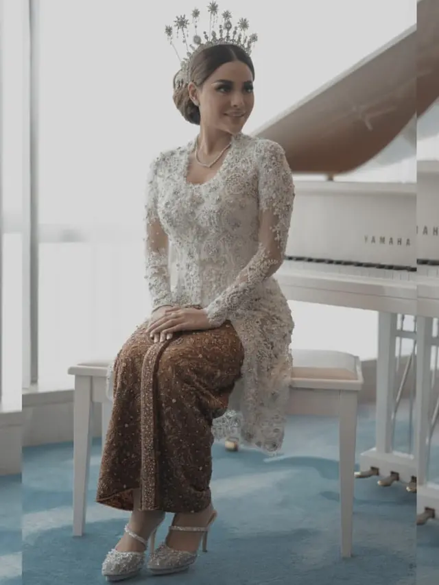 Adu Gaya Publik Figur Kenakan Heels. Dok. Regis Bridal Shoes