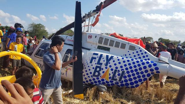 Insiden jatuhnya helikopter yang dioperasikan oleh PT Carpediem Air di Desa Kawo, Pujut, Lombok Tengah, Minggu (14/7/2019). (Dok Kemenhub)