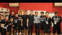 Legenda Manchester United, Gary Neville, datang langsung menyaksikan Bali United vs PSM Makassar di Stadion I Wayan Dipta, Gianyar, Bali, Minggu (23/7/2017). (Bola.com/Instagram Bali United)