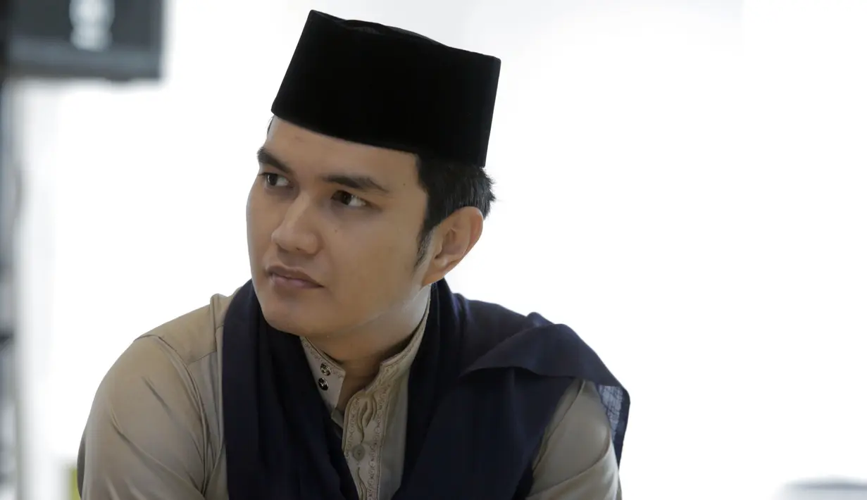 Aktor Aldi Taher pun sempat divonis oleh dokter menderita kanker getah bening pada tahun 2016. Ia pun rutin menjalani berbagai pengobatan demi sembuh dari kanker tersebut. Di tahun 2016 Aldi Taher dinyatakan selamat dari penyakit tersebut setelah melakukan operasi. (Kapanlagi.com/Muhammad Akrom Suka
