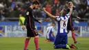 Bintang Barcelona, Lionel Messi, tampak kecewa usai  kalah dari Deportivo pada laga liga Spanyol di Stadion Riazor, Spanyol, Minggu (12/3/2017). Barcelona kalah 1-2 dari Deportivo. (AP/Paulo Duarte)