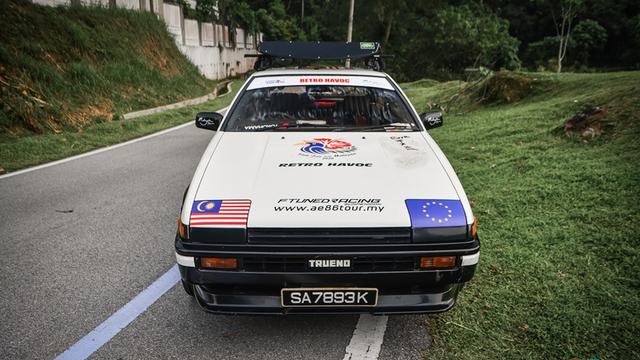 Demi Nikahi Kekasihnya, Pria Ini Tempuh Perjalanan 32.000 Km dengan Mobil