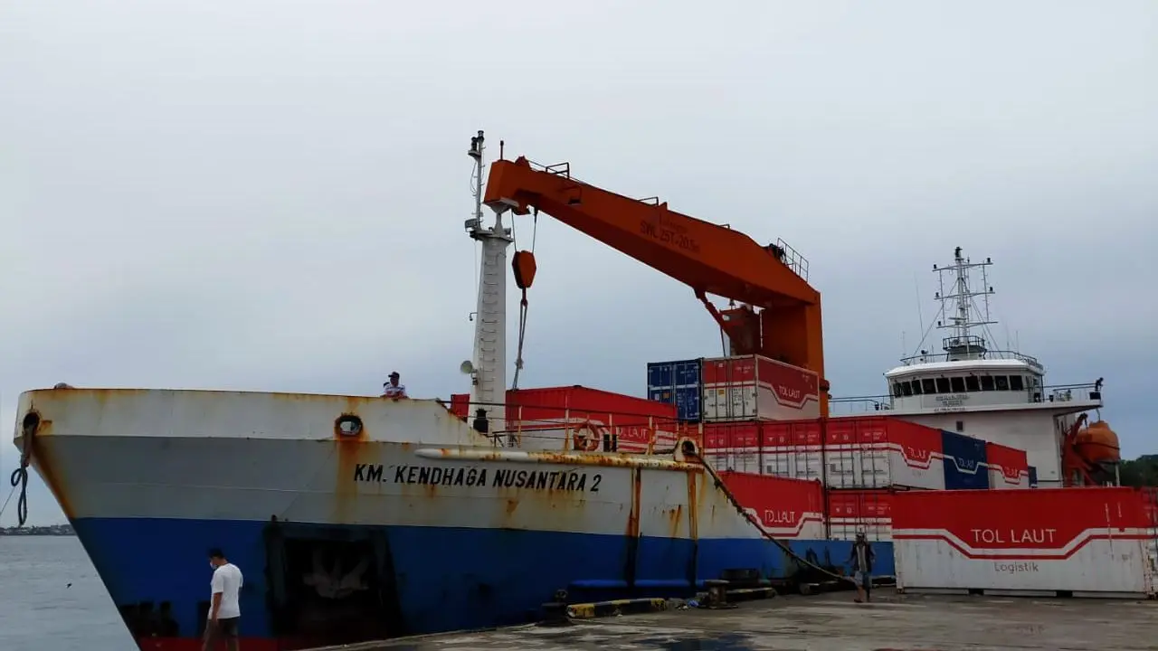 Kemenhub tengah melakukan optimalisasi muatan tol laut melalui Direktorat Jenderal Perhubungan Laut dan Kantor Kesyahbandaran dan Otoritas Pelabuhan (KSOP). Hal ini untuk meningkatkan investasi daerah. (Dok Kemenhub)