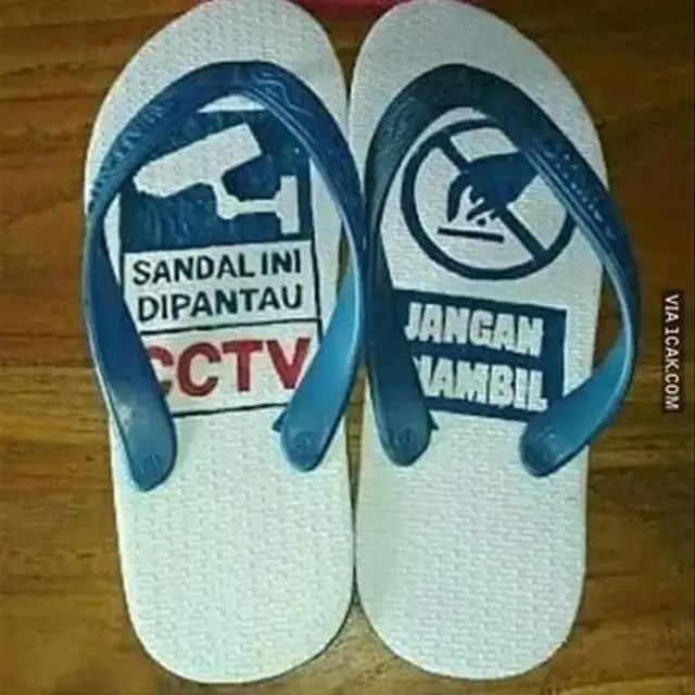 6 Tulisan Ada CCTV Ditempel di Tempat Nyeleneh Ini Bikin Gagal Paham