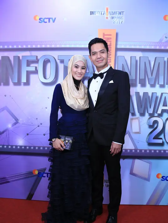 "Penghargaan ini  saya persembahkan buat para wanita berhijab," ucap Alyssa saat menerima piala di atas panggung. (Adrian Putra/Bintang.com)