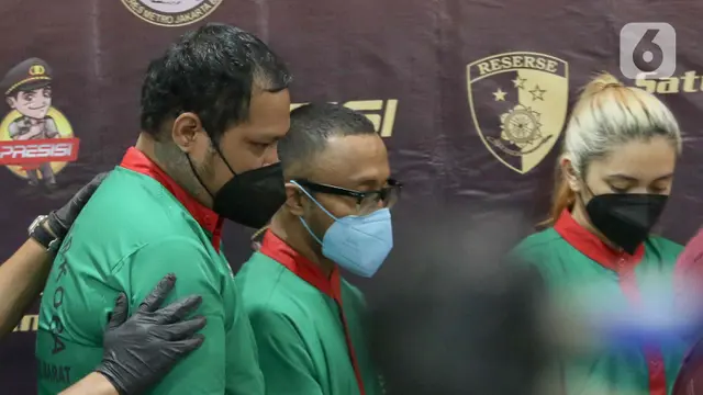 Dihadirkan Saat Rilis Penyalahgunaan Narkoba, Musisi Virgoun Kenakan Baju Tahanan