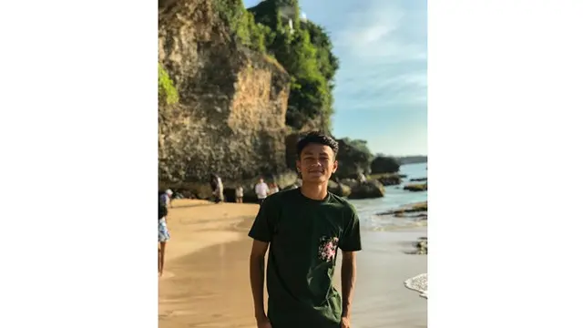 5 Potret Koko Ari di Luar Lapangan, Bek Muda Potensial Persebaya