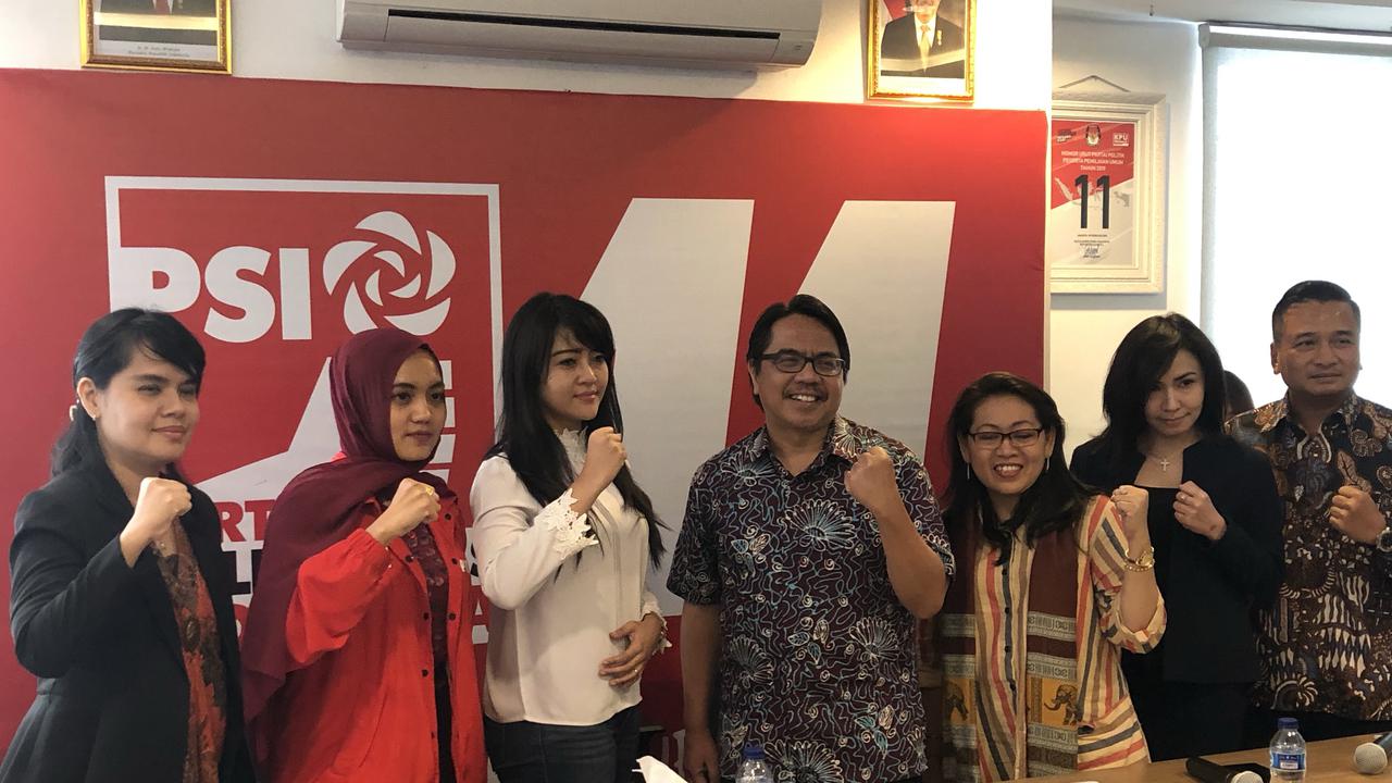 Partai Solidaritas Indonesia (PSI) menawarkan RA, terduga korban pelecehan seksual di lingkungan Dewan Pengawas BPJS Ketenagakerjaan, untuk bekerja di kantornya.