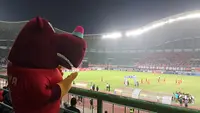 Maskot Piala Dunia U-17 2023, Bacuya ikut memeriahkan laga lanjutan BRI Liga 1 2023/2024 antara Persija Jakarta melawan Barito Putera di Stadion Patriot Candrabhaga, Bekasi, Sabtu (07/10/2023). (Bola.com/Muhammad Adi Yaksa)