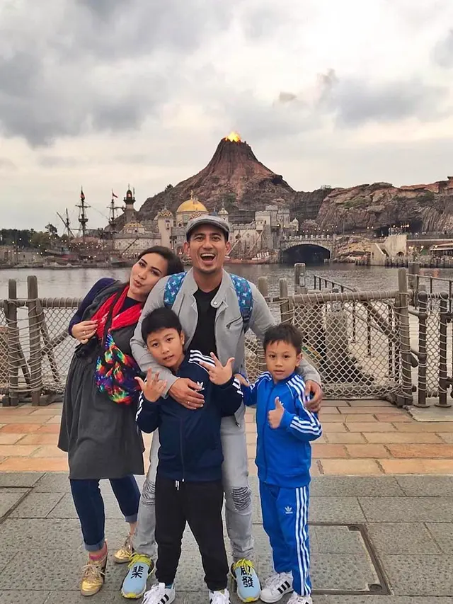 6 Momen Manis Rio Febrian dan Sabria Kono, Selalu Harmonis Meski Beda Keyakinan