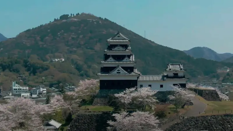 Potret Istana Ozu