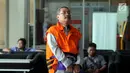 Mantan senior manager pemasaran PT Hutama Karya, Bambang Mustaqim tiba di Gedung KPK, Jakarta, Kamis (31/1). Bambang diperiksa sebagai tersangka terkait dugaan korupsi pembangunan tahap II Gedung IPDN di Rokan Hilir. (Merdeka.com/Dwi Narwoko)