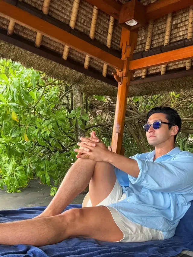 Gaya Kasual Siwon Super Junior Saat Liburan di Bali, Bak Anak Rantau Pulang Kampung