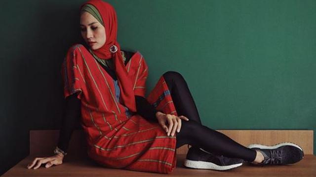 [Bintang] Beginilah Gaya Kekinian Steffy Burase, Model Cantik yang Dicekal KPK