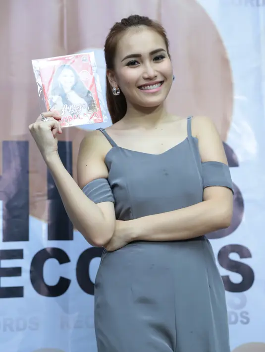 Bahkan, ia melihat yang menyebarkan fitnah mengenai kematian ayahnya itu sedang khilaf. Ia juga tidak mau meneruskan pada proses hukum. (Adrian Putra/Bintang.com)