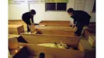 Untuk meminimalisir angka pelaku bunuh diri, beberapa perusahaan di Korea Selatan melakukan pencegahan. Salah satunya, dengan memberi pengalaman karyawannya tidur di dalam peti mati.