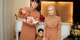 Yang membuat keluarga ini mencuri perhatian adalah konsistensinya dalam mengusung tema Melayu. [@lestikejora].