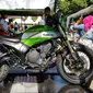 Scrambler berbasis Ninja 650 ini digarap rumah modifikasi lokal, Smoked Garage.