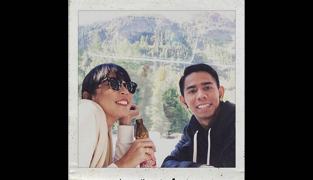 Fitri Tropica dan suaminya, Irvan Hanafi sedang menikmati indahnya bulan madu di Eropa, (13/10/14). (instagram.com/fitrop)