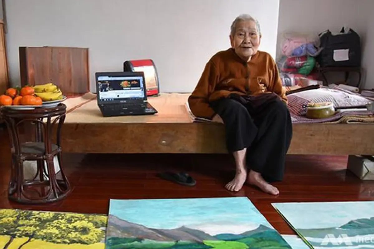 Kekinian, Nenek 97 Tahun Ini Sangat Melek Internet