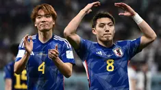 Selain Korea Selatan, Jepang menjadi salah satu kekuatan sepak bola di Asia, khususnya Asia Timur yang sangat diperhitungkan. Dengan kualitas pemainnya yang di atas rata-rata dibandingkan negara-negara lain di kawasan yang sama, Jepang telah melangkah lebih maju dalam mengimpor pemainnya untuk berlaga di Eropa. Di samping mengecap pengalaman di Eropa, otomatis nilai pasar mereka pun akan meningkat dengan bermain di Eropa. Lima pemain berikut menjadi bukti nyata dengan masuk dalam daftar 5 pemain Jepang dengan nilai pasar tertinggi setelah bermain di Eropa. (AFP/Jewel Samad)