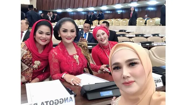 Kena Tegur KPK, Ini 6 Gaya Mulan Jameela Jadi Anggota DPR