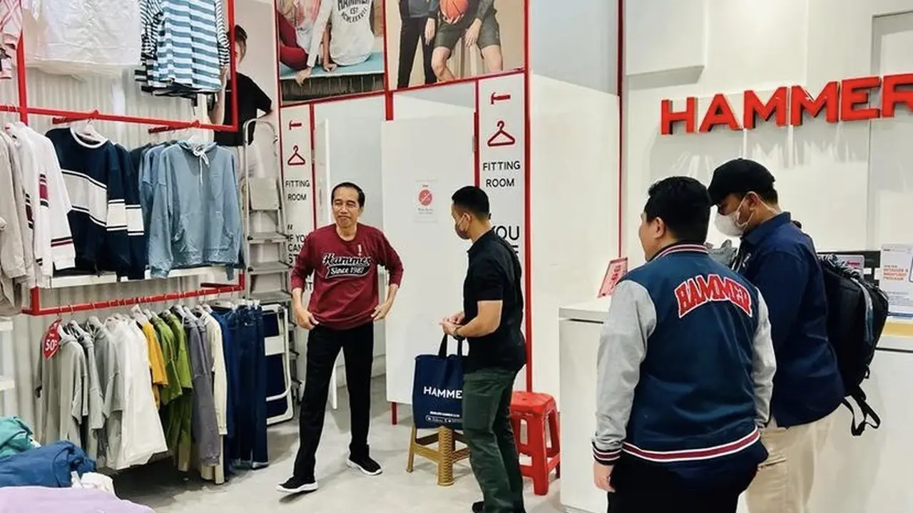 Gaya Jokowi Kenakan Sweatshirt, berapa harganya?