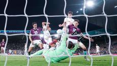 Leeds United sukses meraup poin penuh setelah meraih kemenangan meyakinkan 3-1 atas Burnley di Elland Road, Sabtu (2/5/2026) pagi WIB. (Martin Rickett/PA via AP)