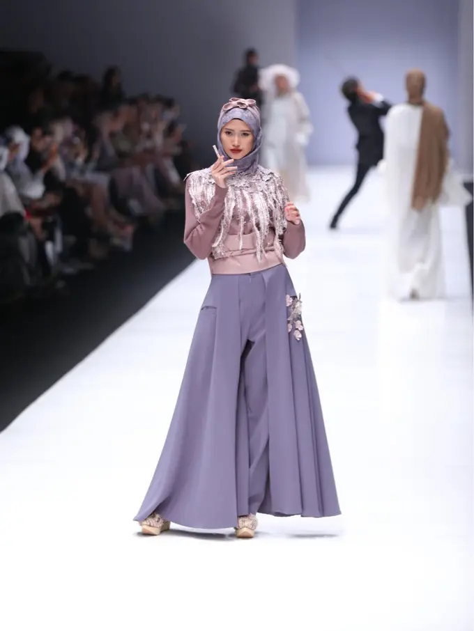 Aeresist Jilbab anti lepek dari Restu Anggraini