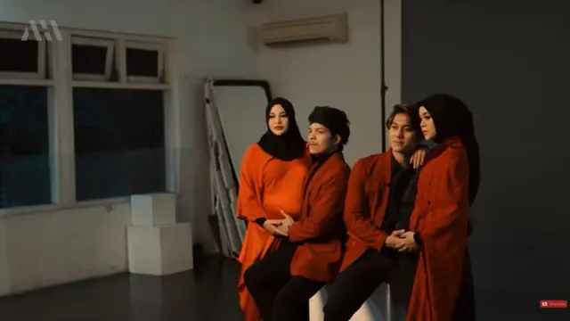 6 Gaya Maternity Shoot Aurel Hermansyah dan Lesty Kejora, Kompak Bareng Suami