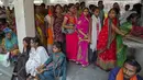 <p>Di Negara Bagian Uttar Pradesh, 119 orang telah meninggal karena penyakit terkait panas selama beberapa hari terakhir. Sementara Negara Bagian Bihar melaporkan 47 kematian. (AP Photo/Rajesh Kumar Singh)</p>