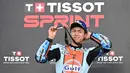 Pembalap SuperFile Trackhouse MotoGP Team asal Jepang, Ai Ogura, merayakan keberhasilannya finis di posisi kedua pada Sprint Race MotoGP Indonesia di atas podium Sirkuit Internasional Mandalika, Mandalika, Sabtu (10/10/2026). (SONNY TUMBELAKA/AFP)
