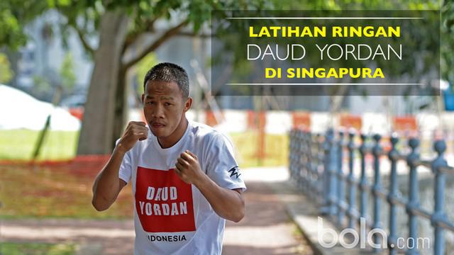 Berita video aksi berlatih Daud Yordan di Singapura sebagai salah satu persiapan menjelang pertarungan melawan petinju asal Thailand.