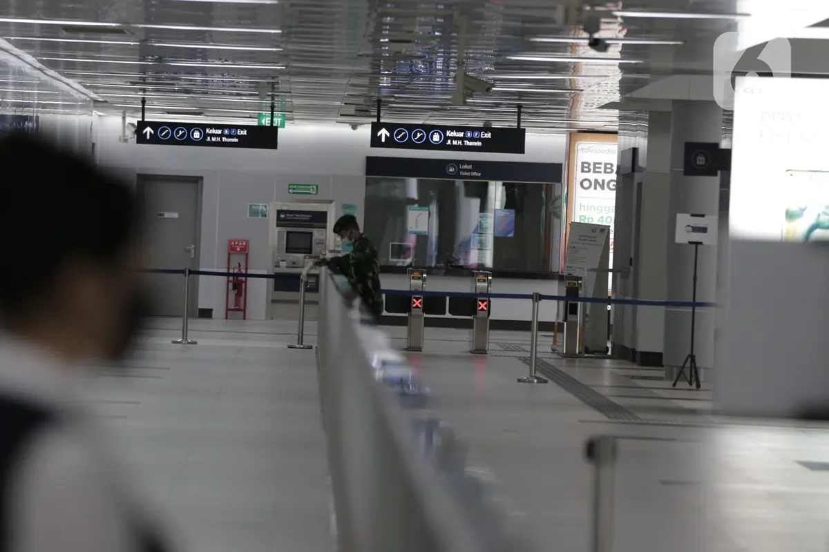 Penerapan New Normal, Stasiun MRT Bundaran HI Dijaga TNI