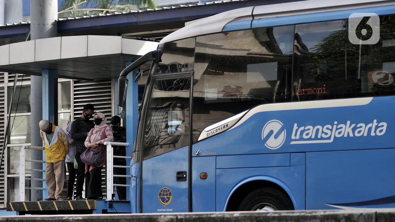 FOTO: PSBB Transisi, Jumlah Penumpang Transjakarta Naik 22 Persen