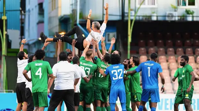 FOTO Milomir Seslija Juara Bersama Maziya