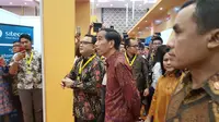 Presiden Joko Widodo di acara Indonesia E-commerce Summit and Expo (IESE) 2016 di ICE BSD City, Tangerang, Rabu (27/4/2016). (Liputan6.com/Dewi Widya Ningrum)