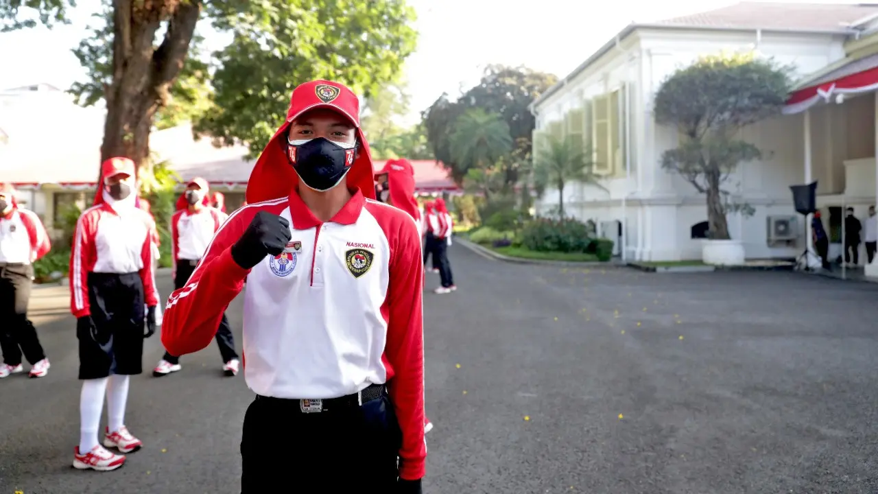 Zaidan Kamal Anwar di sela latihan Paskibraka di Istana Negara, sempat mengabadikan diri untuk berkabar dengan orang tua di Desa Purwodadi, Kabupaten Grobogan. (Foto: Liputan6.com/dok Zaidan Kamal Anwar)