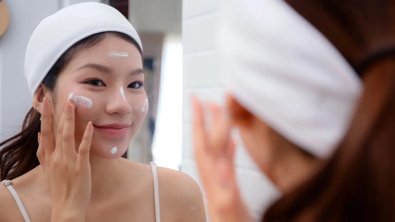 Cara Atasi Jerawat Aktif Tanpa Iritasi, Fokus Calming & Repair Kulit