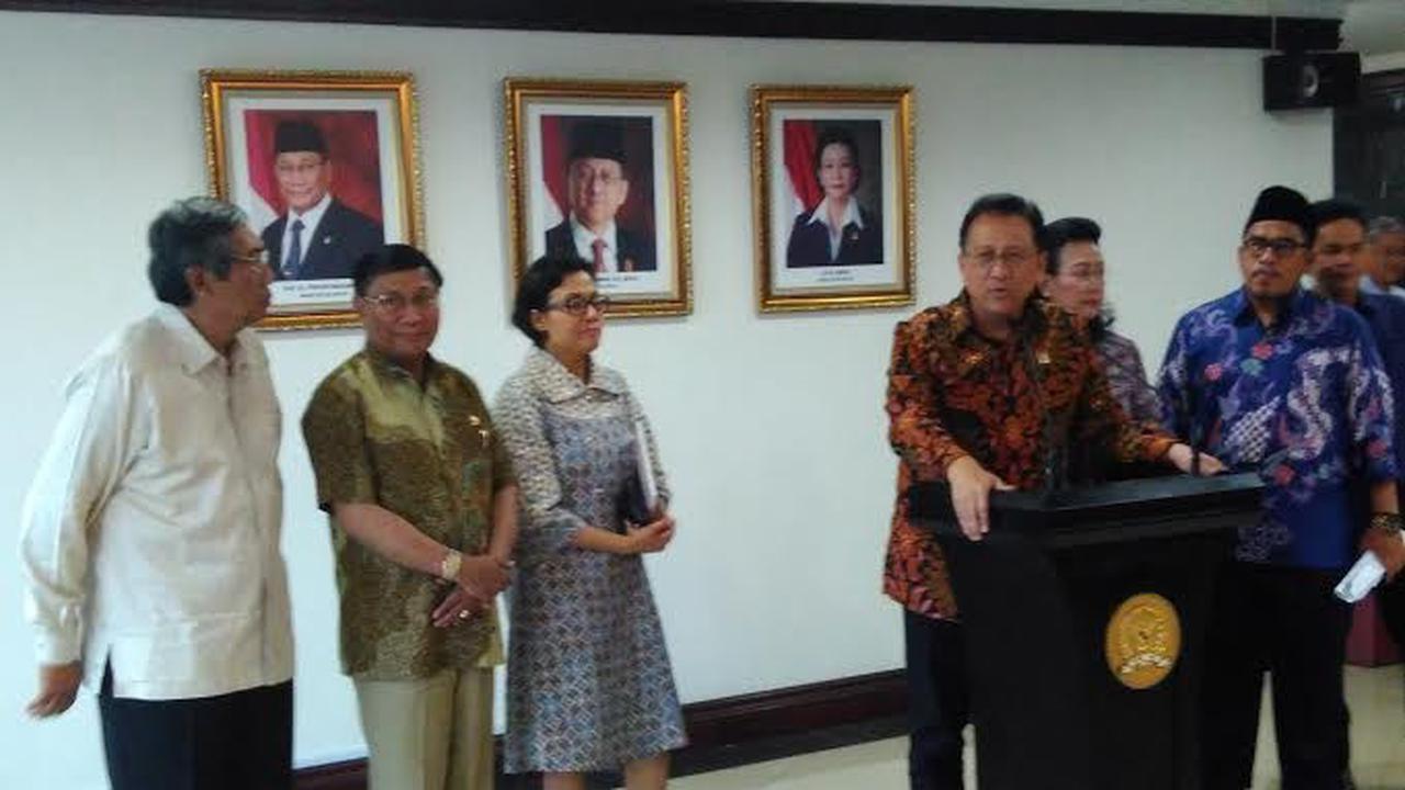 Menkeu Sri Mulyani beserta jajaran Direktorat Jenderal Anggaran Kementerian Keuangan menemui Ketua DPD Irman Gusman di Gedung DPD RI.