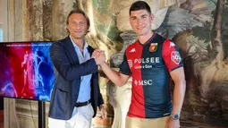 Gelandang serang Ukraina berusia 30 tahun, Ruslan Malinovskyi didapatkan Genoa dari klub Ligue 1, Olympique Marseille dengan mahar senilai 7 juta euro atau setara Rp117 miliar. Genoa mengikatnya selama 3,5 tahun hingga 30 Juni 2028. (genoacfc.it)