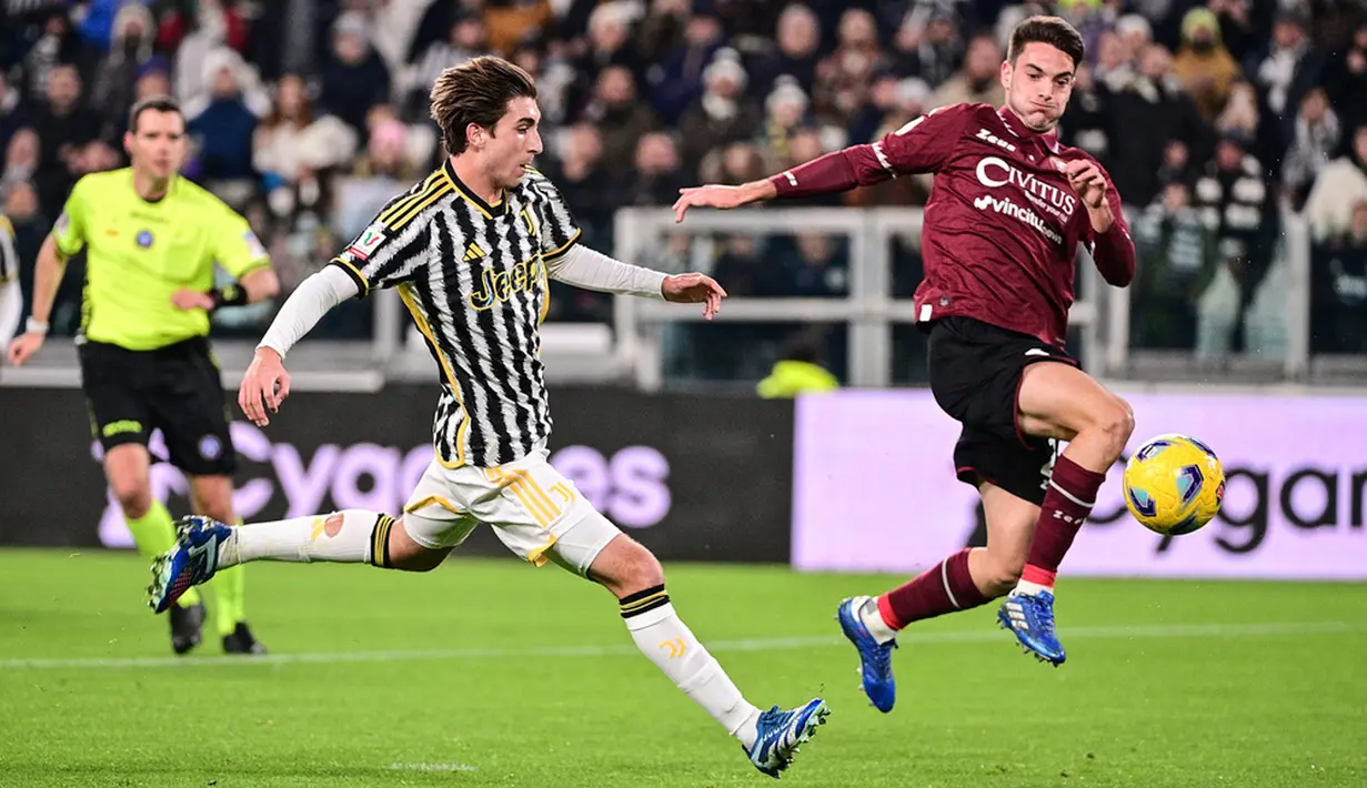 Juventus memastikan diri melaju ke perempat final Coppa Italia 2023/2024 usai melumat Salernitana 6-1. Si Nyonya bangkit usai kebobolan gol 59 detik. (Marco Alpozzi/dpa via AP)