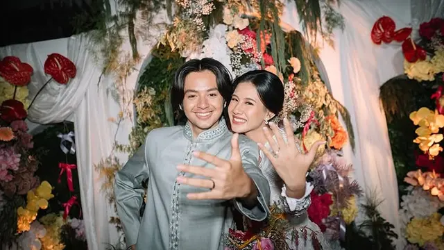 Momen Lamaran Angga Yunanda dan Shenina Cinnamon