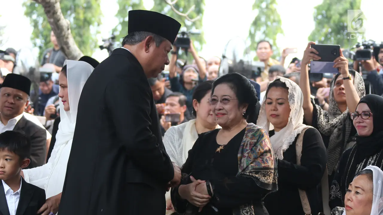 Pertemuan SBY dan Megawati di Pemakaman Ani Yudhoyono