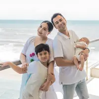 Gaya OOTD Nagita Slavina di Bali/dok. Instagram  (@raffinagita1717)
