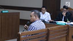 Irvanto Hendra Pambudi menjawab pertanyaan saat menjadi saksi sidang lanjutan dugaan suap proyek Bakamla dengan terdakwa Fayakhun Andriadi di Pengadilan Tipikor, Jakarta, Rabu (19/9). Sidang mendengar keterangan saksi. (Liputan6.com/Helmi Fithriansyah)
